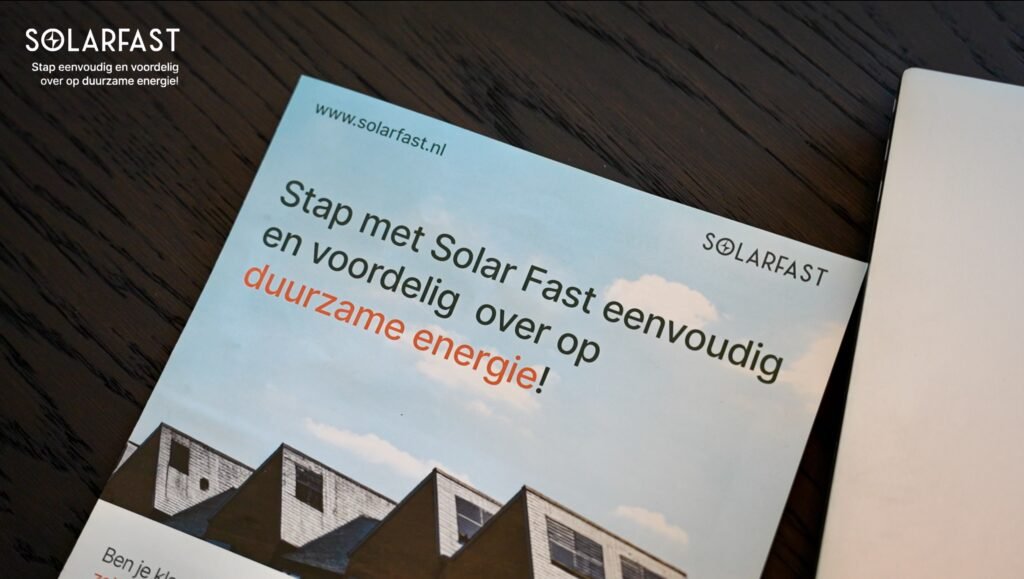 Foto van een promotieflyer van Solar Fast B.V. over zonne-energie, gefotografeerd voor website en promotie
