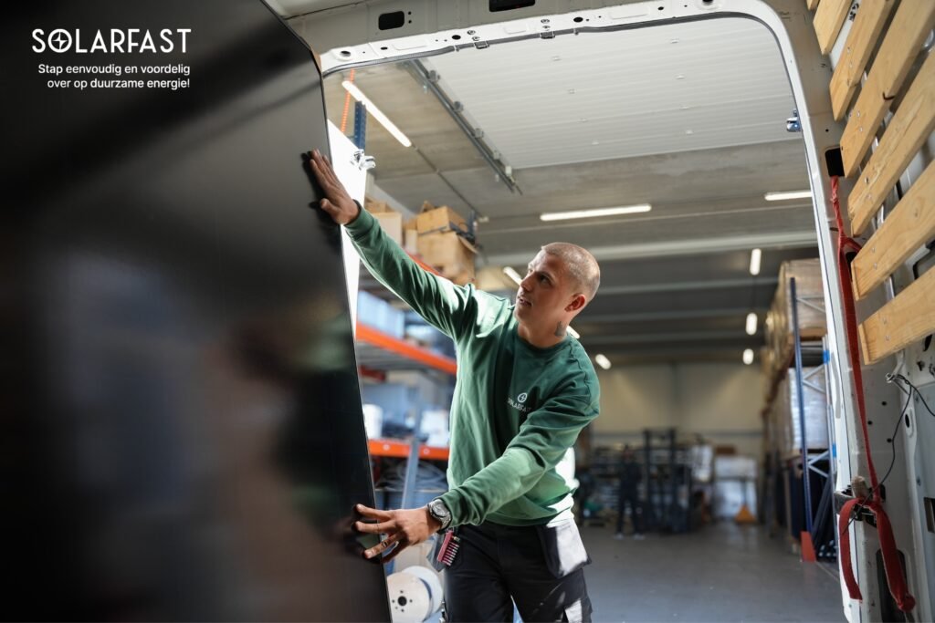 zonnepanelen voor installatie in auto voor fotoshoot bij Record Studio