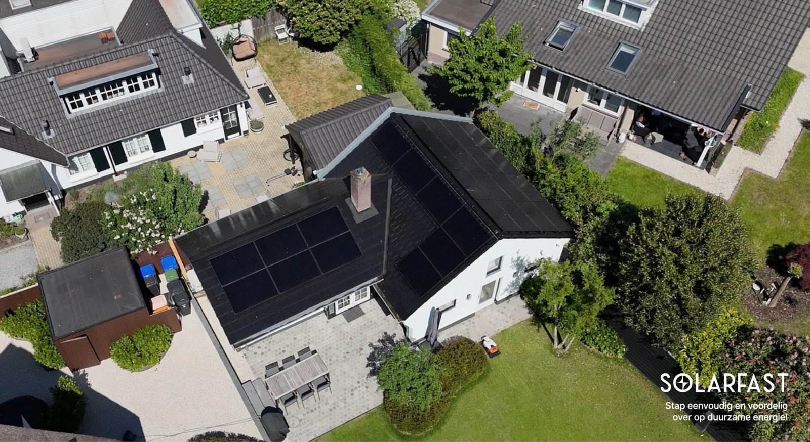 Solar Fast B.V. – zonnepanelen op dak professioneel gefotografeerd